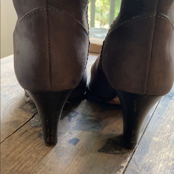 Michael Kors suede boot - Picture 5 of 8